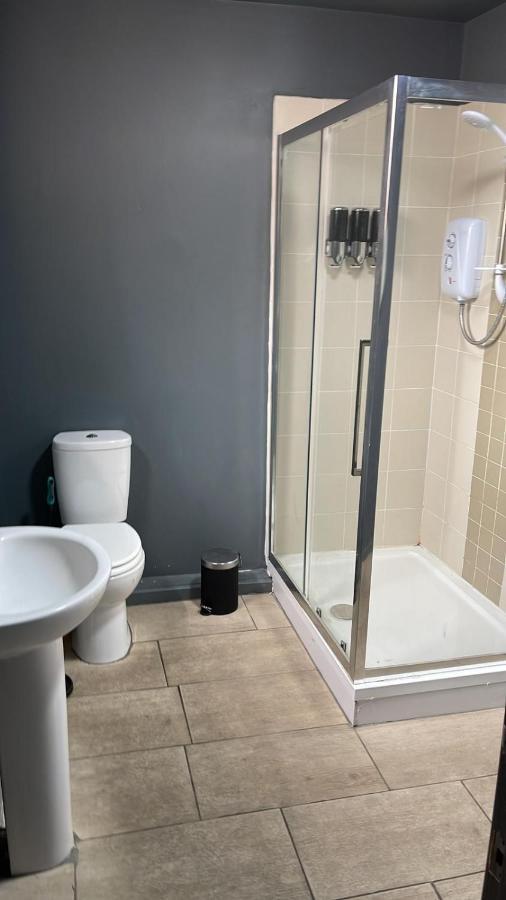 Town Center Large 2 Bedroom Apartment- Sleeps Up To 6 - Dogs Welcome - 2 Minutes From Train Station Blackpool Zewnętrze zdjęcie