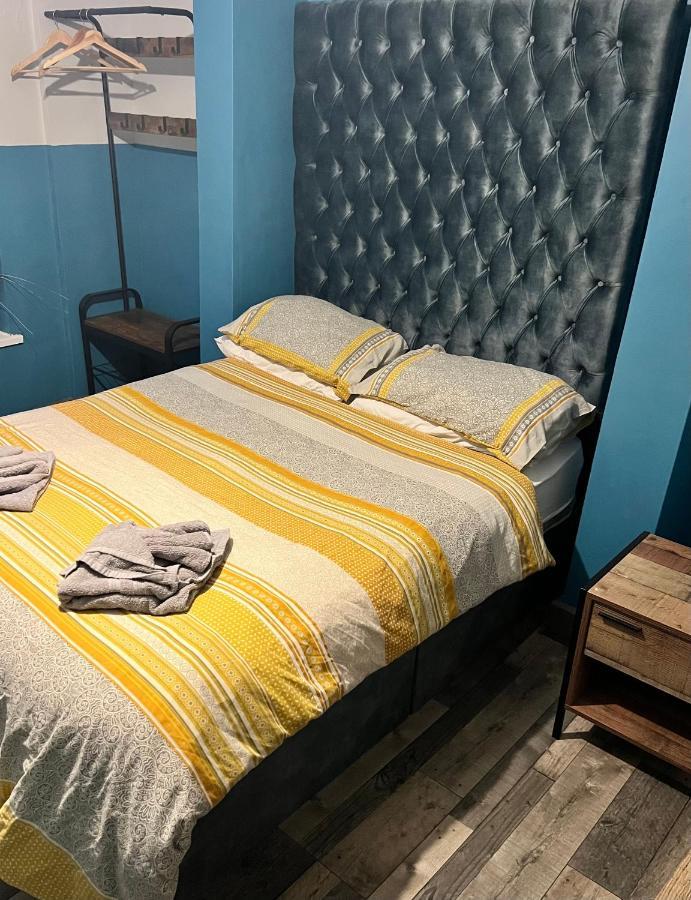 Town Center Large 2 Bedroom Apartment- Sleeps Up To 6 - Dogs Welcome - 2 Minutes From Train Station Blackpool Zewnętrze zdjęcie