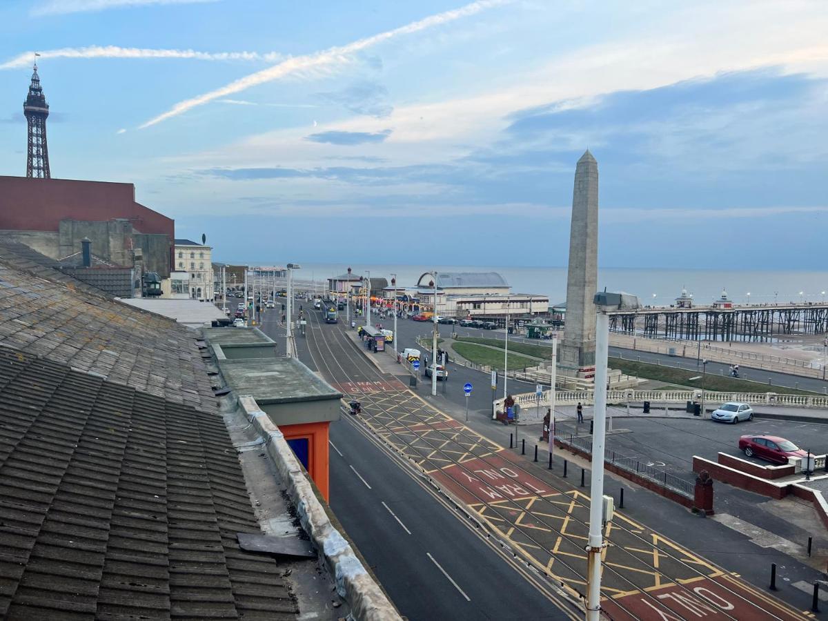 Town Center Large 2 Bedroom Apartment- Sleeps Up To 6 - Dogs Welcome - 2 Minutes From Train Station Blackpool Zewnętrze zdjęcie